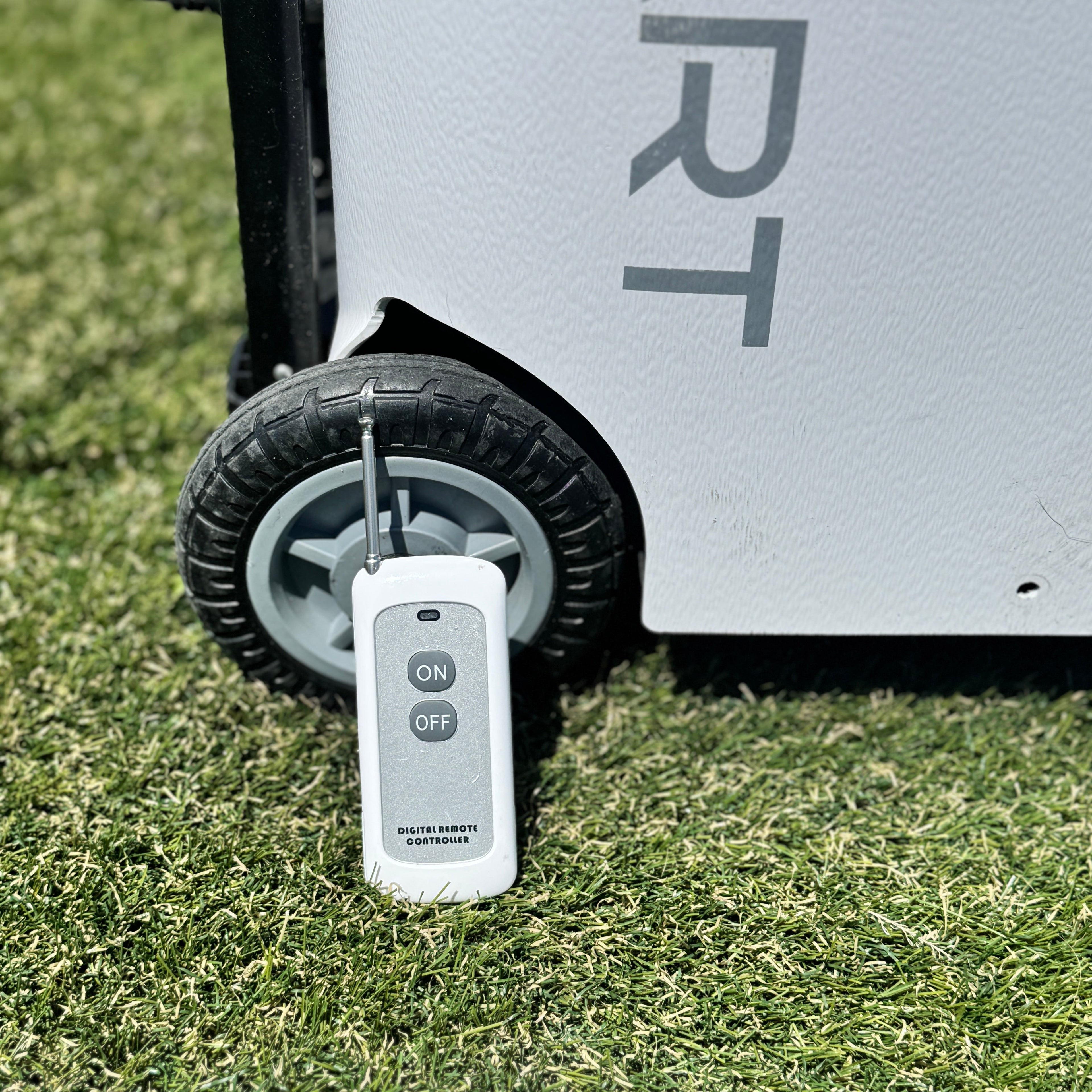 Pusun PT Smart Tennis & Padel Ball machine Demo Unit